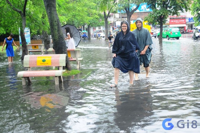 Chiêm bao thấy lội nước đem lại nhiều con số may mắn